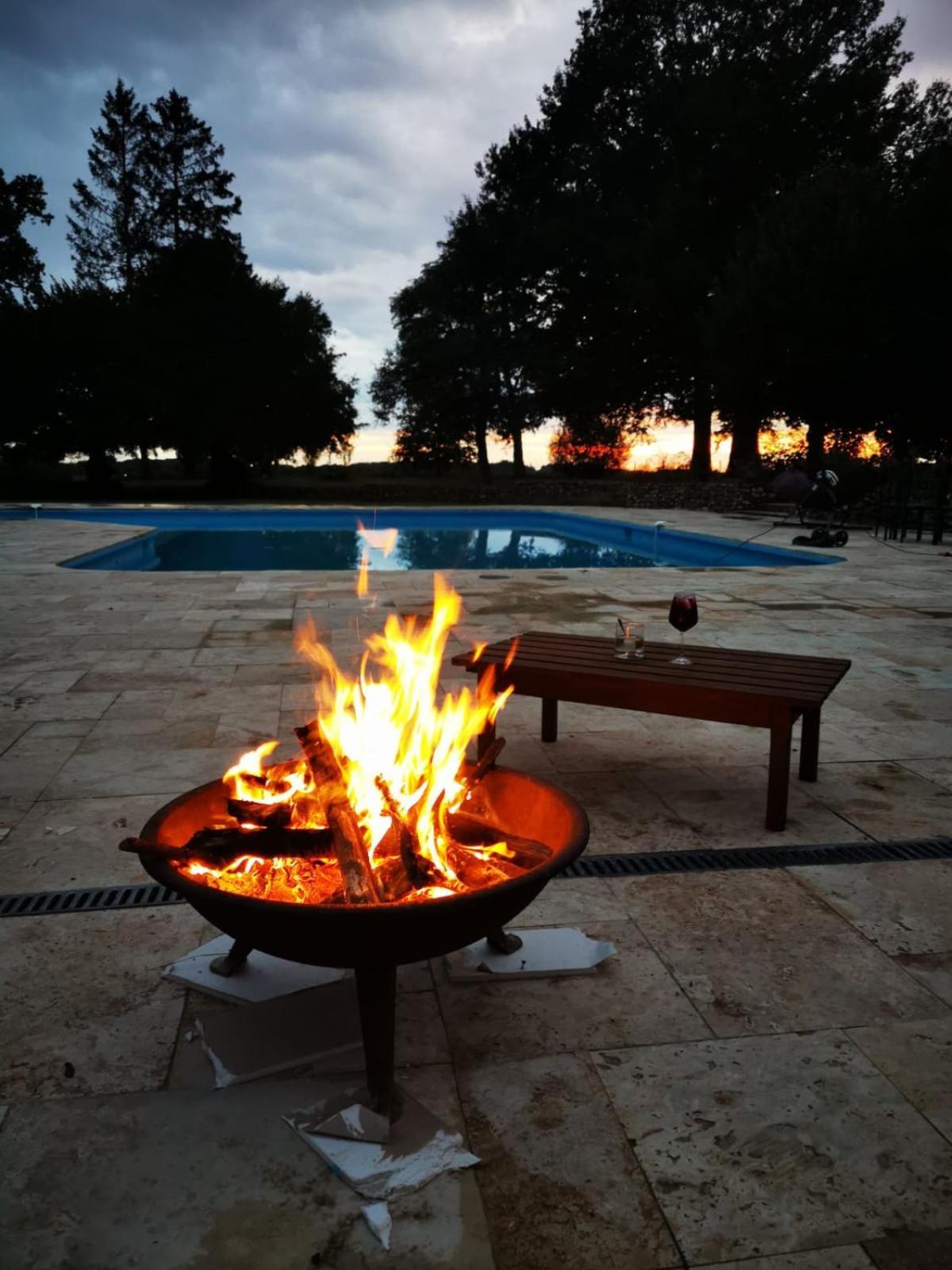 Bed and Breakfast Domaine Des Bruns Châtillon-Coligny Exterior foto