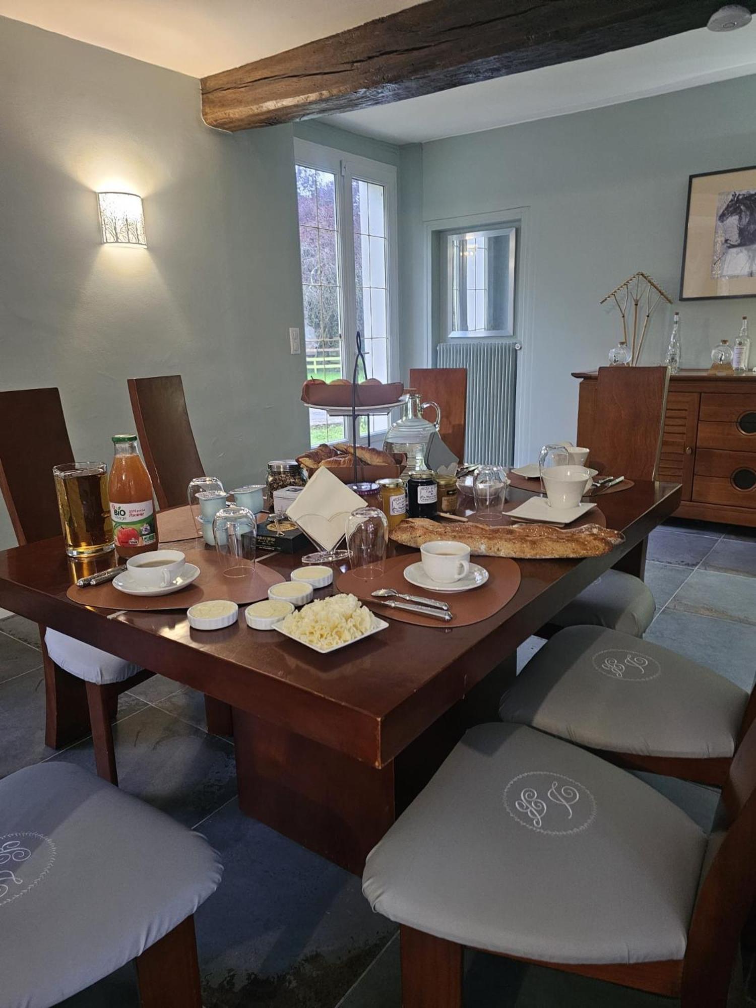 Bed and Breakfast Domaine Des Bruns Châtillon-Coligny Exterior foto